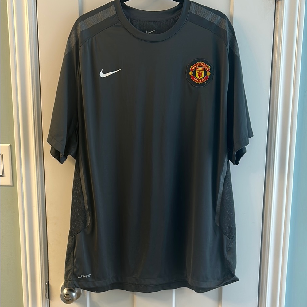 Nike Manchester United Gray Dri-FIT Men's Shirt